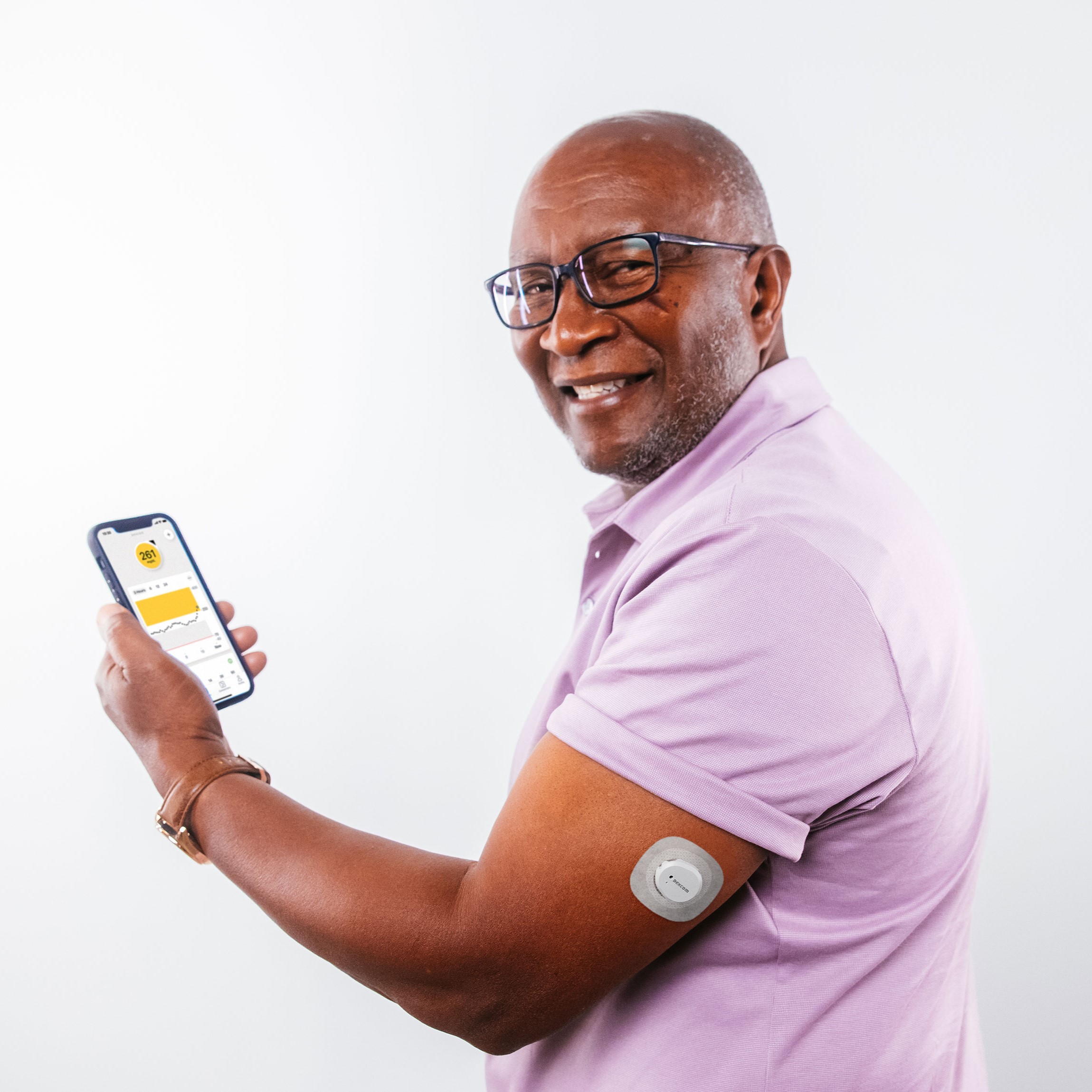 dexcom-g7-lifestyle-imagery-earl-alert screen